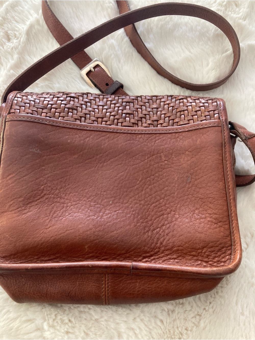 Classic Woven Brown Leather Crossbody Bag - Unbranded